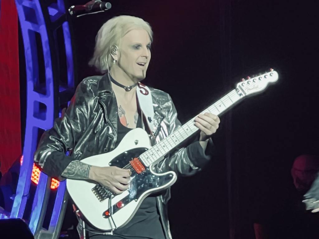 John 5 of Mötley Crüe