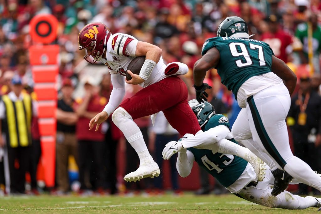 Breaking down the Eagles' 9 sacks of Carson Wentz, with gifs and